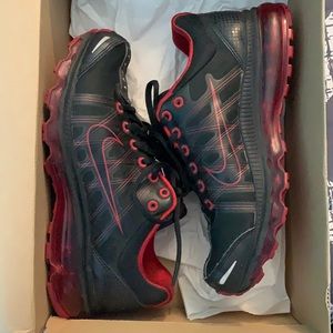 Nike women’s Air Max+ 2009